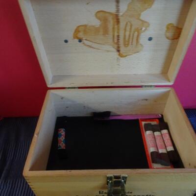 LOT 548. SHOE SHINE BOX