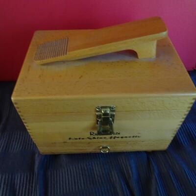 LOT 548. SHOE SHINE BOX
