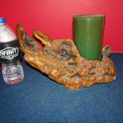 LOT 572. BURLWOOD CANDLE HOLDER AND CANDLE