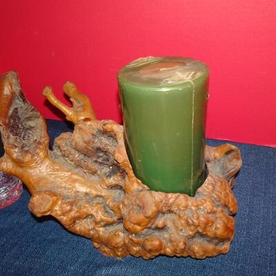 LOT 572. BURLWOOD CANDLE HOLDER AND CANDLE