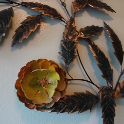 LOT 577. METAL WALL DECOR