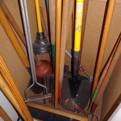 LOT 563. YARD TOOLS AND PUSH BROOM
