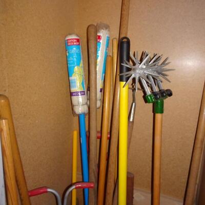 LOT 563. YARD TOOLS AND PUSH BROOM