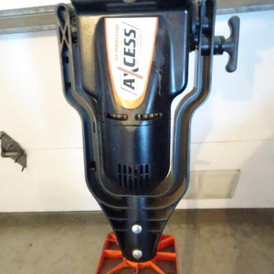 LOT 565. ELECTRIC TRIMMER
