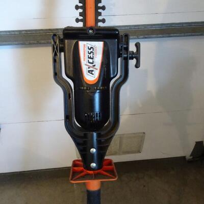 LOT 565. ELECTRIC TRIMMER