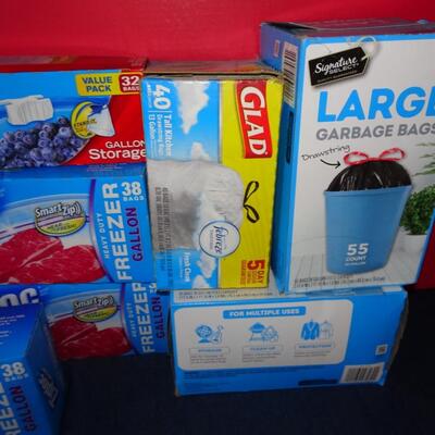 LOT 570. ZIP LOC BAGS AND TRASH BAGS