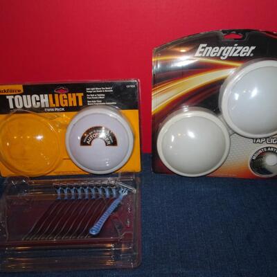 LOT 579. MISC ITEMS AND RAZORS