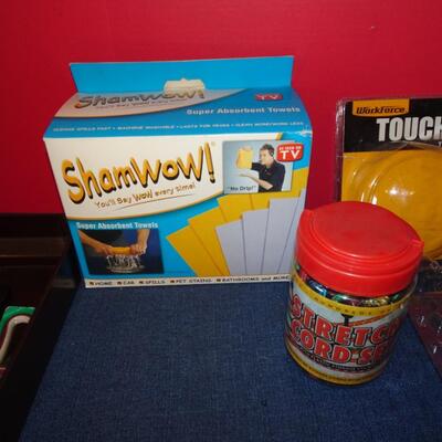 LOT 579. MISC ITEMS AND RAZORS