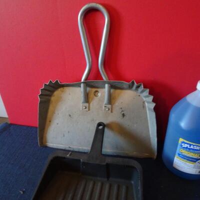 LOT 587. WINDOW WASH FLUID AND TWO DUST PANS