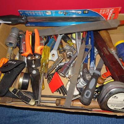 LOT 592. TOOLS