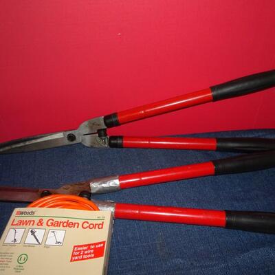 LOT 594 YARD TOOLS AND EXTENSION CORD