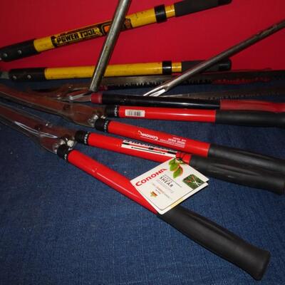 LOT 600. YARD TOOLS