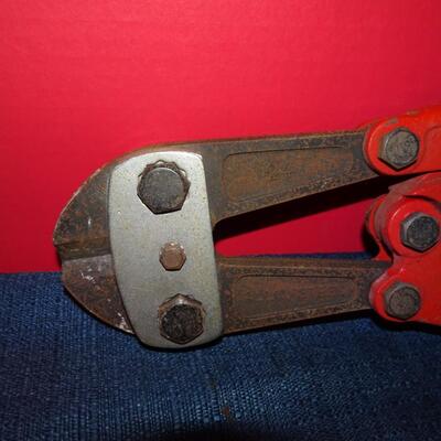 LOT 601. BOLT CUTTER AND HACK SAW