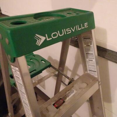LOT 613. FOUR FOOT LADDER