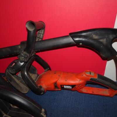 LOT 621. BUSH TRIMMERS AND WEED TRIMMER