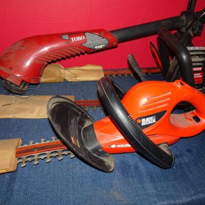 LOT 621. BUSH TRIMMERS AND WEED TRIMMER