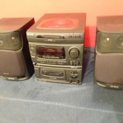 LOT 623. AIWA   CD AND STEREO SYSTEM