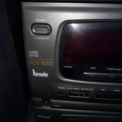 LOT 623. AIWA   CD AND STEREO SYSTEM