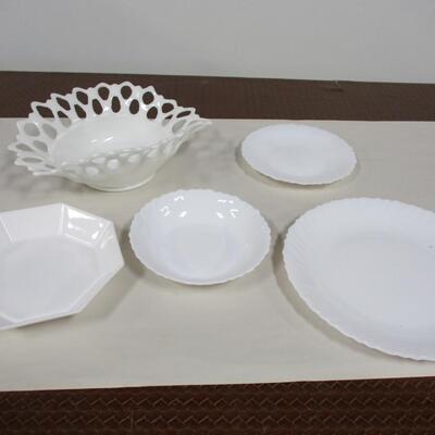 15 Pieces Of Milk Glass Serving Items