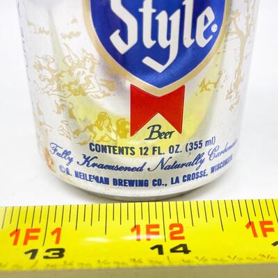 HEILEMANâ€™S OLD STYLE LIGHT 12 OZ BEER CAN
