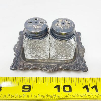 VINTAGE SILVER PLATED SALT & PEPPER SHAKER SET - DAMAGED