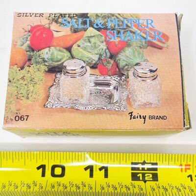 VINTAGE SILVER PLATED SALT & PEPPER SHAKER SET - DAMAGED