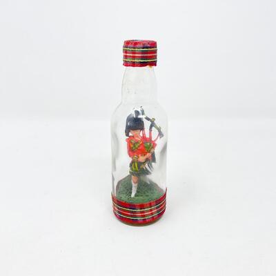 BAGPIPER IN A BOTTLE - MONTEITHS OF GLASGOW