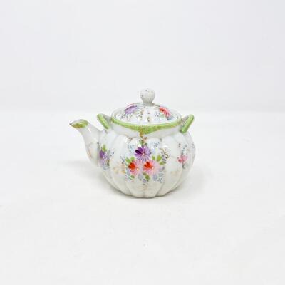 MINI RIBBED FLORAL TEAPOT/CREAMER
