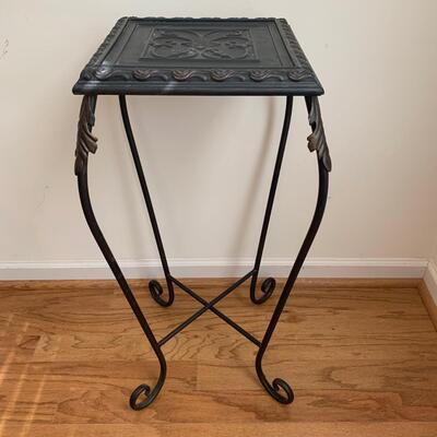 Metal Plant Stand w/ Faux Floral Arrangement in Metal Planter (DR-HS)