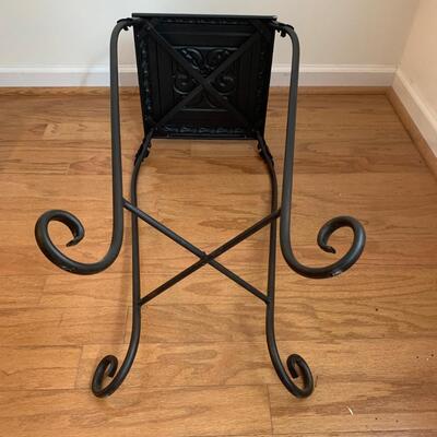 Metal Plant Stand w/ Faux Floral Arrangement in Metal Planter (DR-HS)