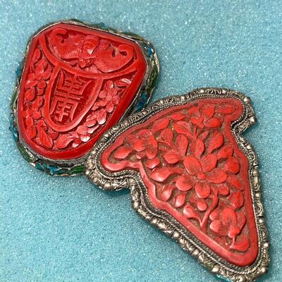 AA  VINTAGE CHINESE EXPORT JEWELRY CARVED CINNABAR & FAUX JADE