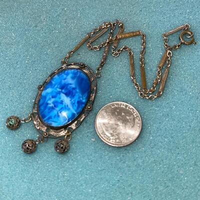 AA  ANTIQUE COSTUME JEWELRY OVAL PENDANT NECKLACE FILIGREE SETTING & CHAIN