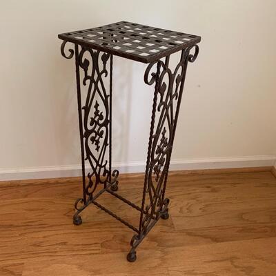 Faux Orchid Arrangement w/ Ornate Metal Stand (DR-HS)