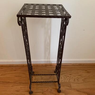 Faux Orchid Arrangement w/ Ornate Metal Stand (DR-HS)