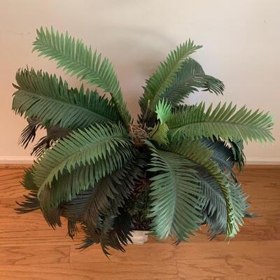 Faux Palm Tree w/ Woven Rug (DR-HS)