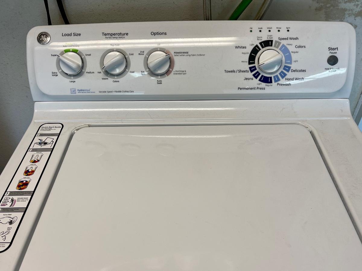 GE Hydra Wave Variable Speed Top Load Washing Machine GHWN4250D1WW