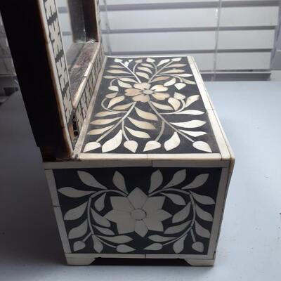 Vintage tiled mirror jewelery box