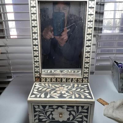 Vintage tiled mirror jewelery box