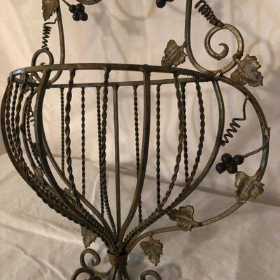 Floral Art & Metal Grape Wall Basket (LR-KM)