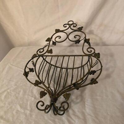 Floral Art & Metal Grape Wall Basket (LR-KM)