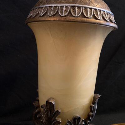 Unique Lidded Glass Lamp and Golden Wall Shelf (DR-HS)