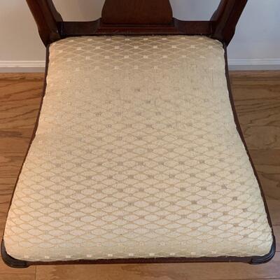 Queen Anne Style Splat Back Chair w/ Framed Biltmore Print & Natural Decor (LR-HS)