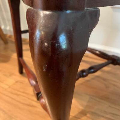 Queen Anne Style Splat Back Chair w/ Framed Biltmore Print & Natural Decor (LR-HS)