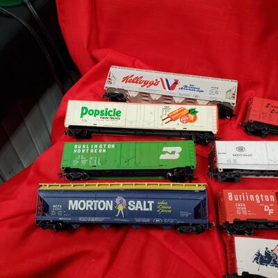 Sante Fe Locomotives  H O Gauge & Track