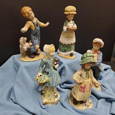 Orcelana Artistica Levantina Statues, Made in Spain