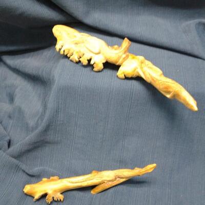 Carved Driftwood Iguanas