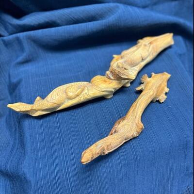 Carved Driftwood Iguanas