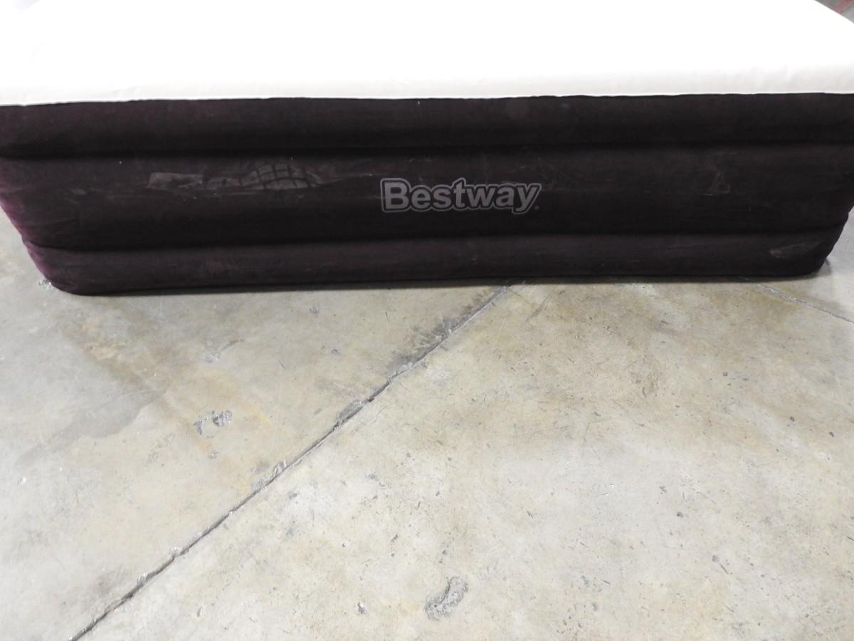 Bestway Air Mattress Queen Size Built In Sidewinder AC Pump Good Condition EstateSales