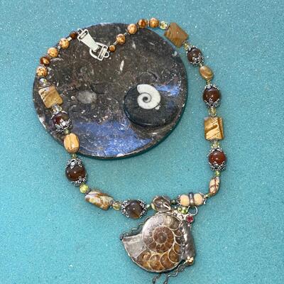 AA  ARTISAN MADE CONTEMPORARY NECKLACE NAUTILUS FOSSIL EARTH TONE BEADS & CRYSTALS MK 925