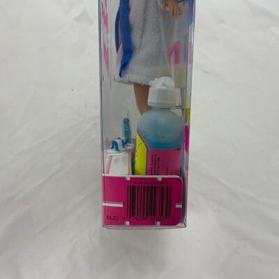 -99- Bath Boutique Barbie (1998)